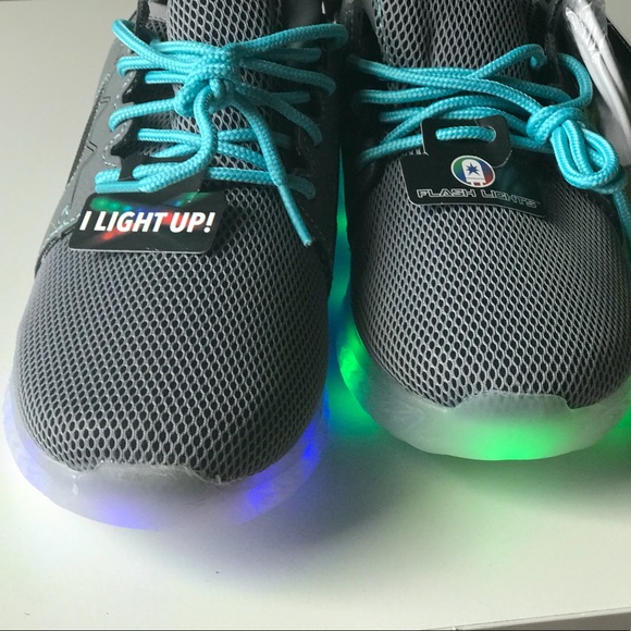 Flash Lights LED Rechargeable Girls Athletics Shoe - Picture 3 of 8